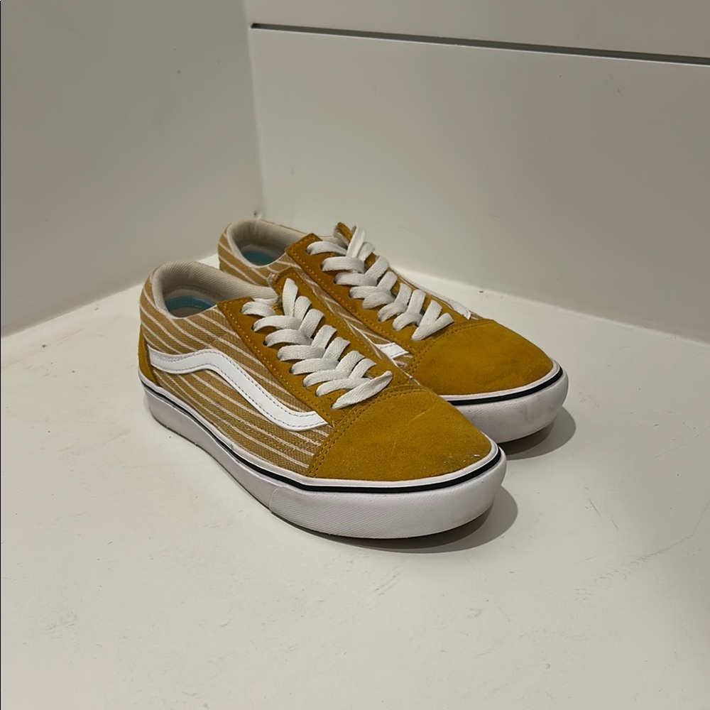 Vans Suede Sneakers